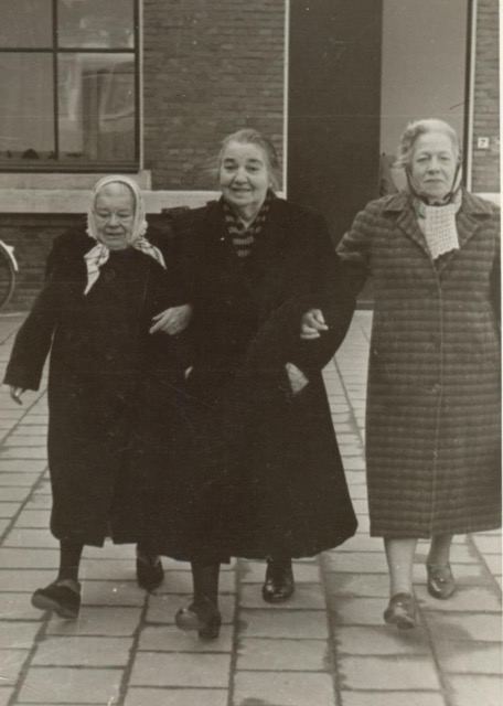 https://sites.google.com/site/koenegenealogie/Home/fotopagina---foto-s-van-de-familie-vijfhuizen-uit-sommelsdijk-en-middelharnis/316853_10150395036347342_1289269146_n.jpeg